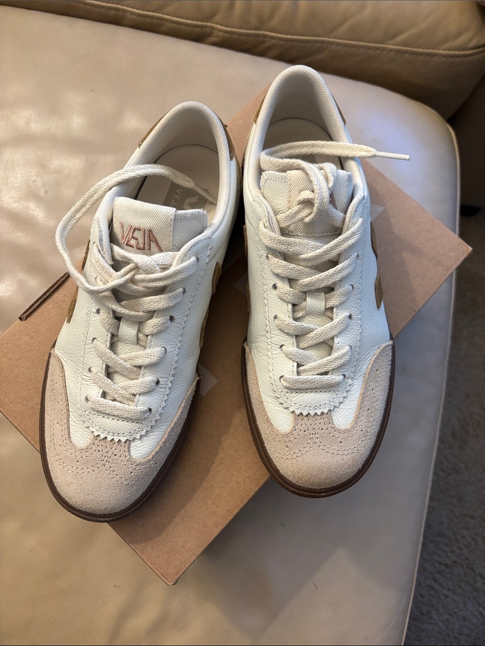Veja Volley White and Beige Retro-Style Low-Top Sneakers - Picture 2 of 7